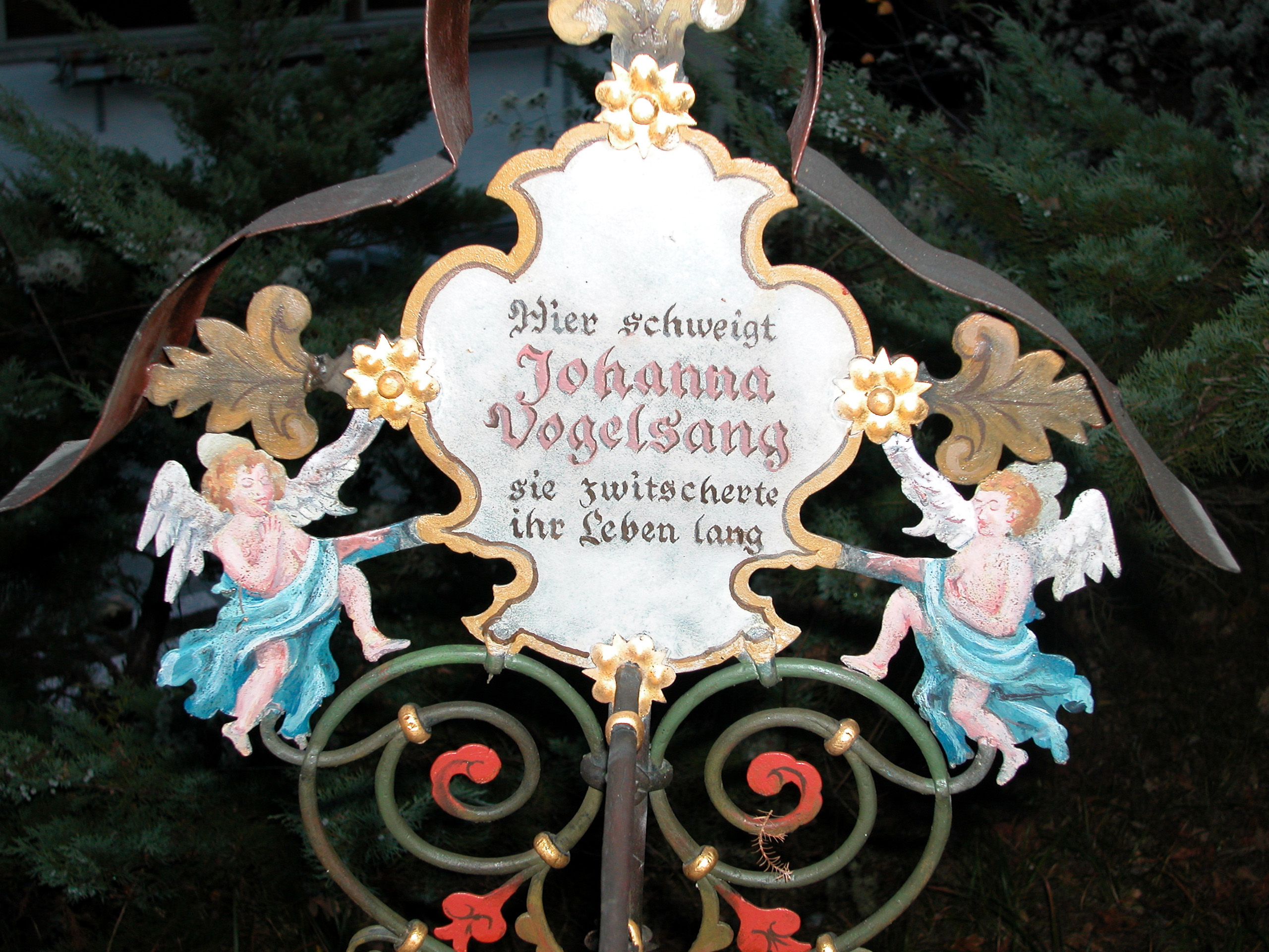 <p>Épitaphes rigolotes au cimetière de Kramsach</p>
